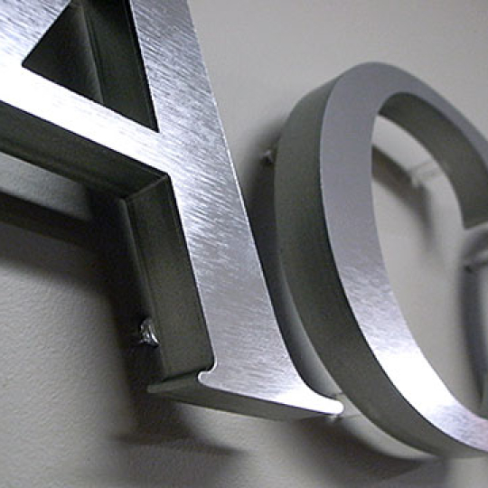 Gia Công Chữ Mica, Chữ Inox, Chữ Alu Theo Yêu Cầu